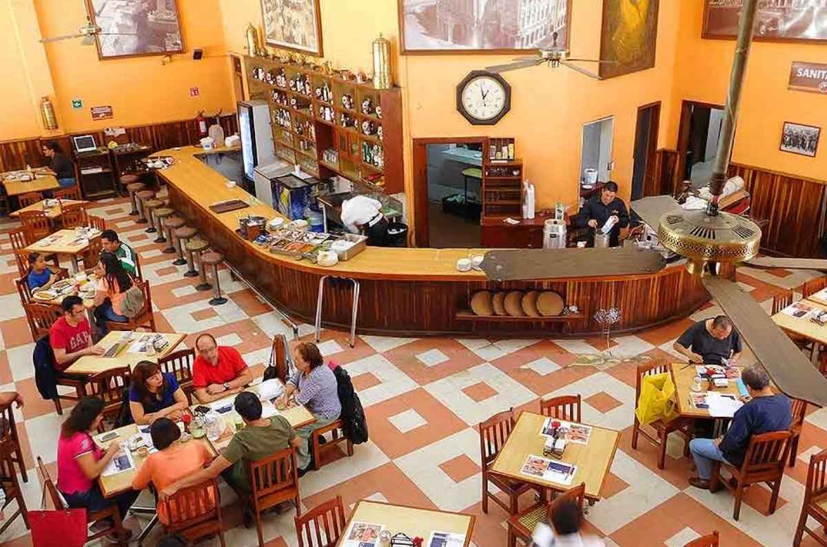 Lánzate al tour de “cafés de chinos” del Centro por $150 pesos