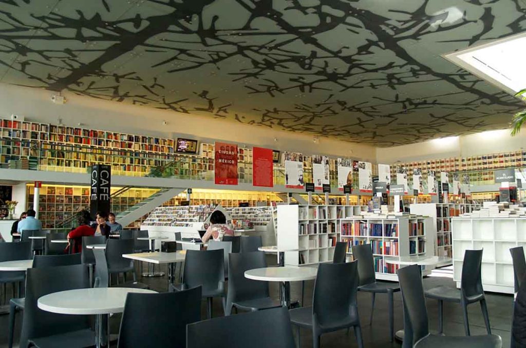 Centro Cultural Bella Época: cine, librería y cafetería en la Condesa
