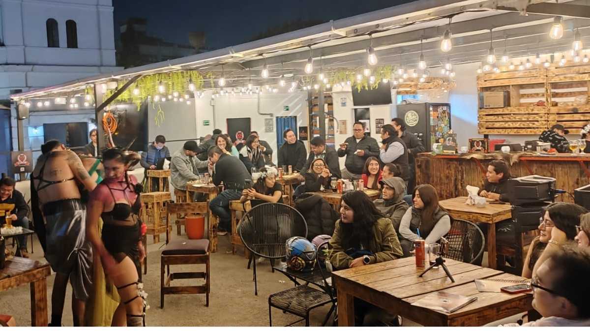  Puesta en escena de  performance en Terraza San Mike 