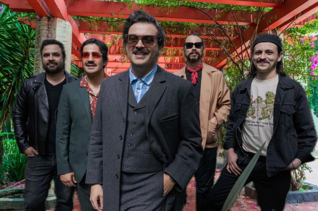 Enjambre trae su Pop-Up Store a CDMX ¡Merch para su concierto!