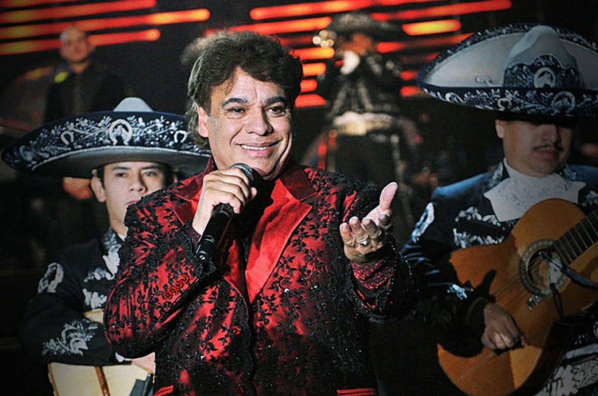 Habrá pop-up shop de Juan Gabriel en el Zócalo de la CDMX