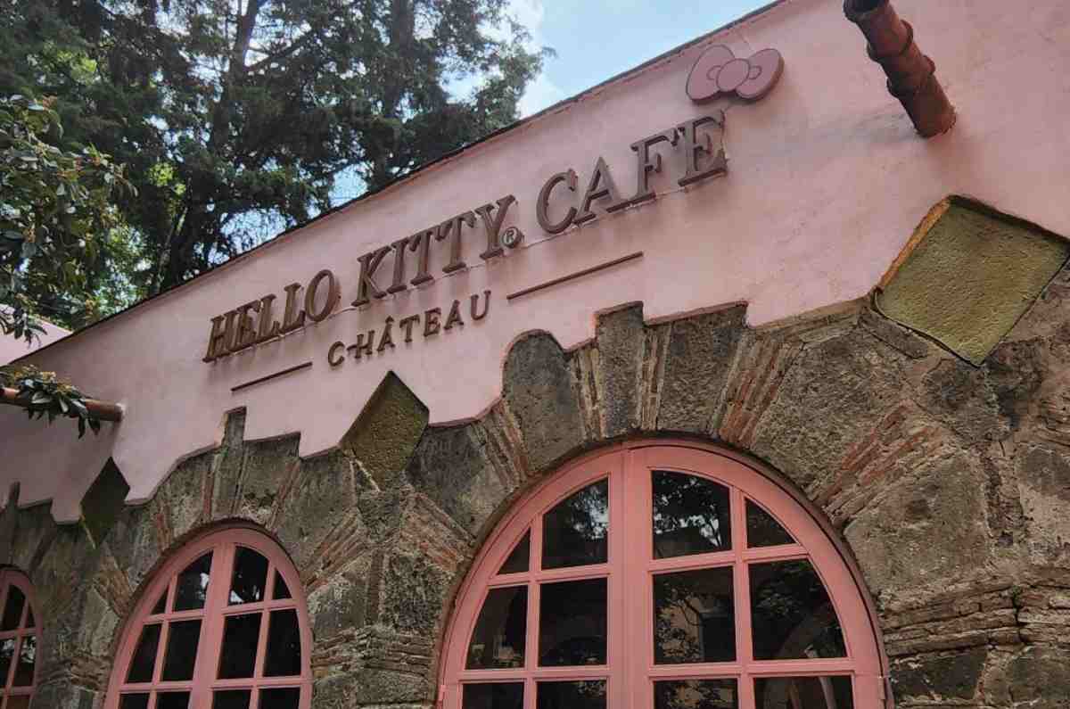 Hello Kitty Café Château en CDMX, un lugar muy rosa y lleno de platillos cute