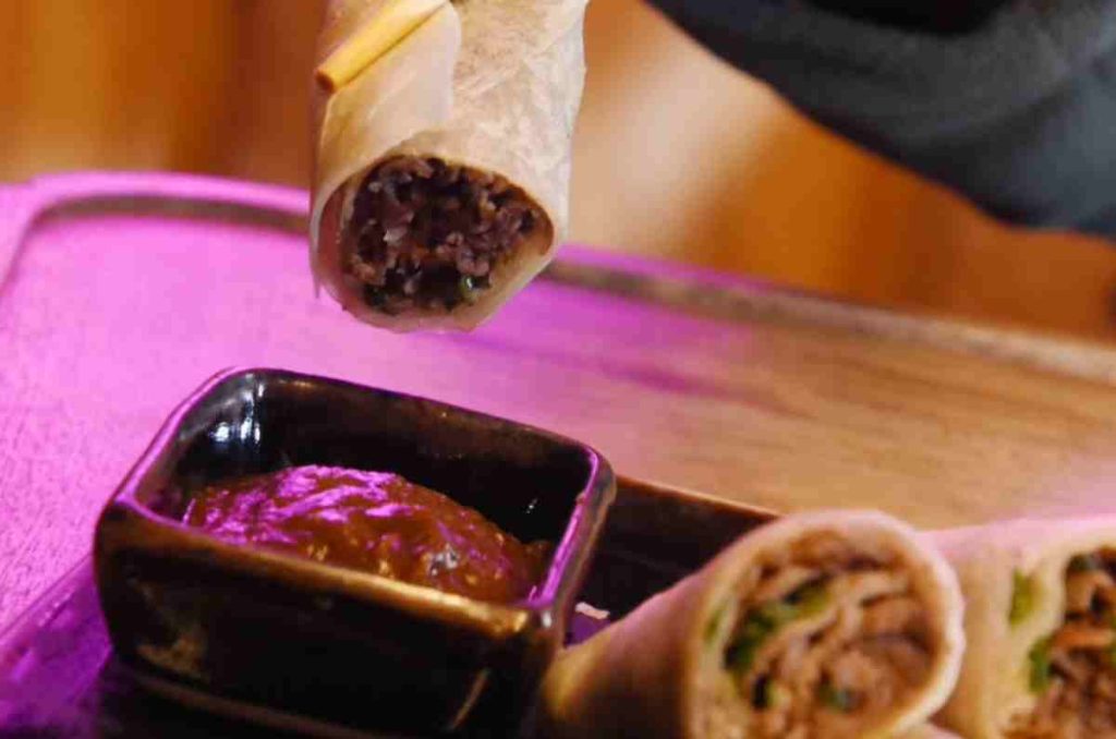 Canta y come en Hokusai, el restaurante Japonés escondido con karaoke 2