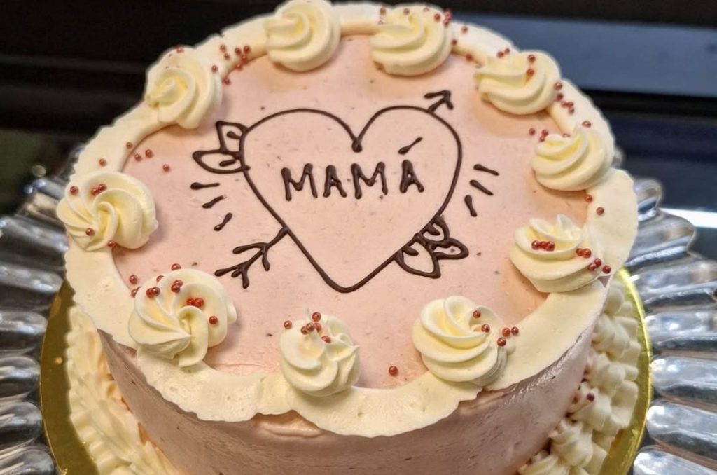 Pasteles personalziados en Iddi’s Bakery