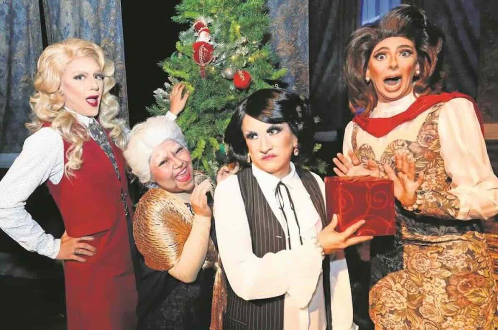 Rebeca, Malena y Janet de la obra "Las Mamás Presentan: Una Noche de Navidad"