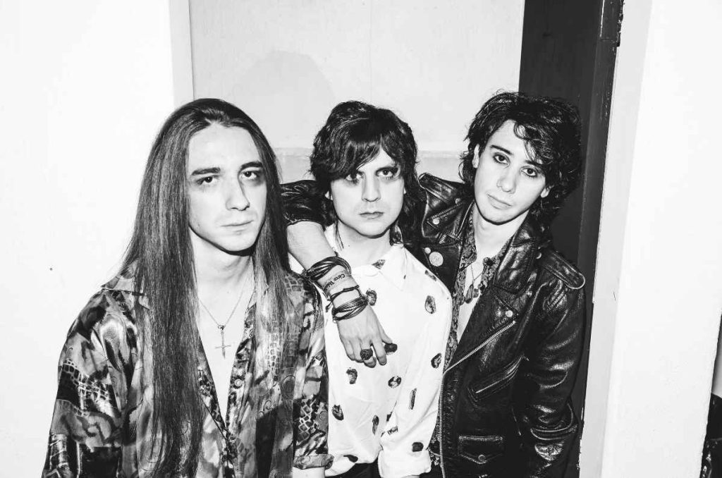 Noche de post-punk, new wave y goth con Prismatic Shapes en el Foro Indie Rocks!