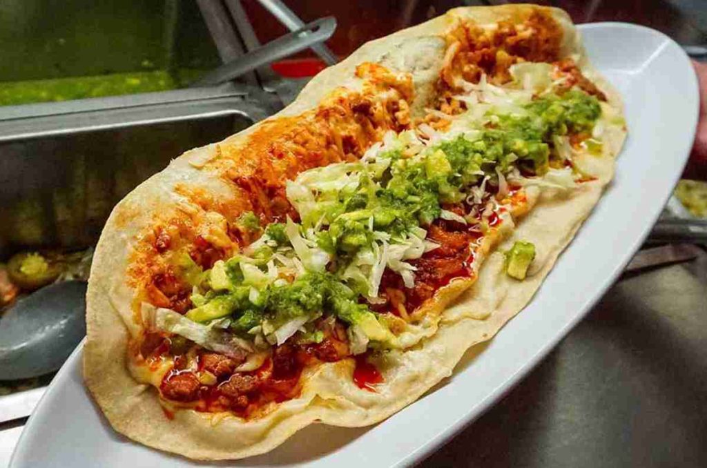 Las quesadillas más grandes en CDMX: Acá Entre Nos