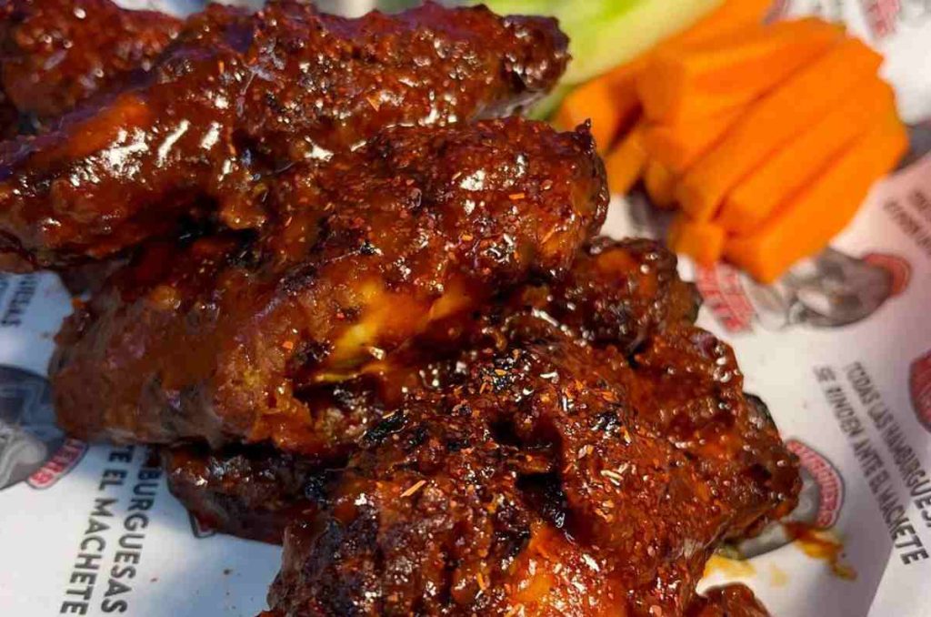 Rey del Machete: hamburguesas y Hot Dogs de tamaño colosal 7