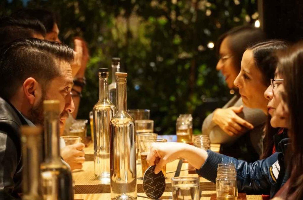 Noche de solteros en CDMX: speed dating con burgers y cerveza Jabalí este 14 de febrero