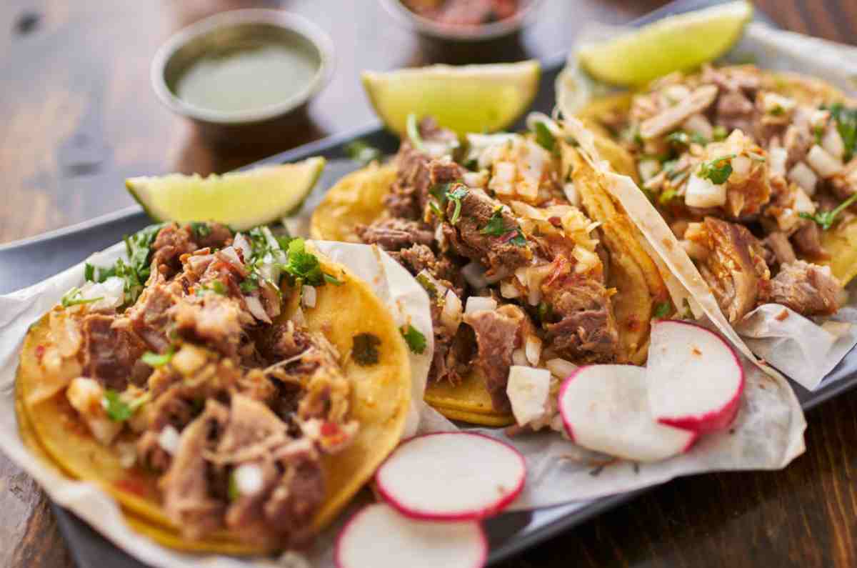 Come todas las carnitas que quieras por $75 en este buffet de CDMX
